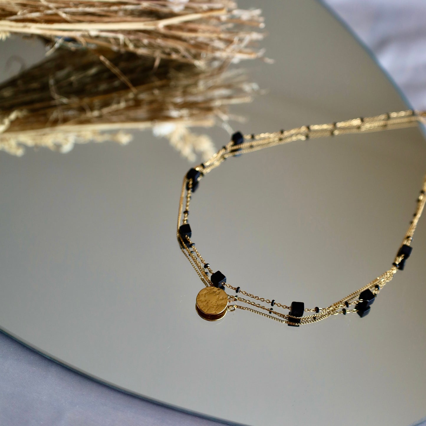 Collier Noir Or Mira